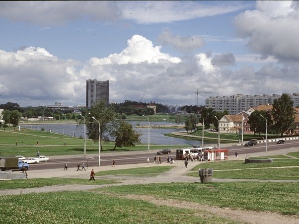 Hier ein Blick auf den Swislatsch in Minsk. Der nur 327 km lange Fluss ist kaum schiffbar und wird hier und da gestaut. 