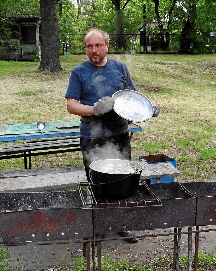 Our currently most famous fish soup cook is Igor. He likes to fish and uses the opportunity to make something delicious out of it.