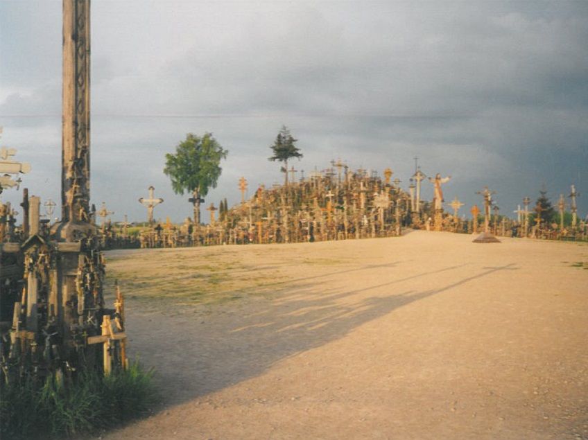 Der Berg der Kreuze bei Schaulen ist ein ganz besonderes Monument für die Litauer. 