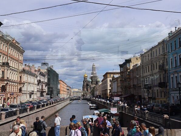 The same view over 20 years later. There are now a larger number of boat tours, although there is more to do and see.