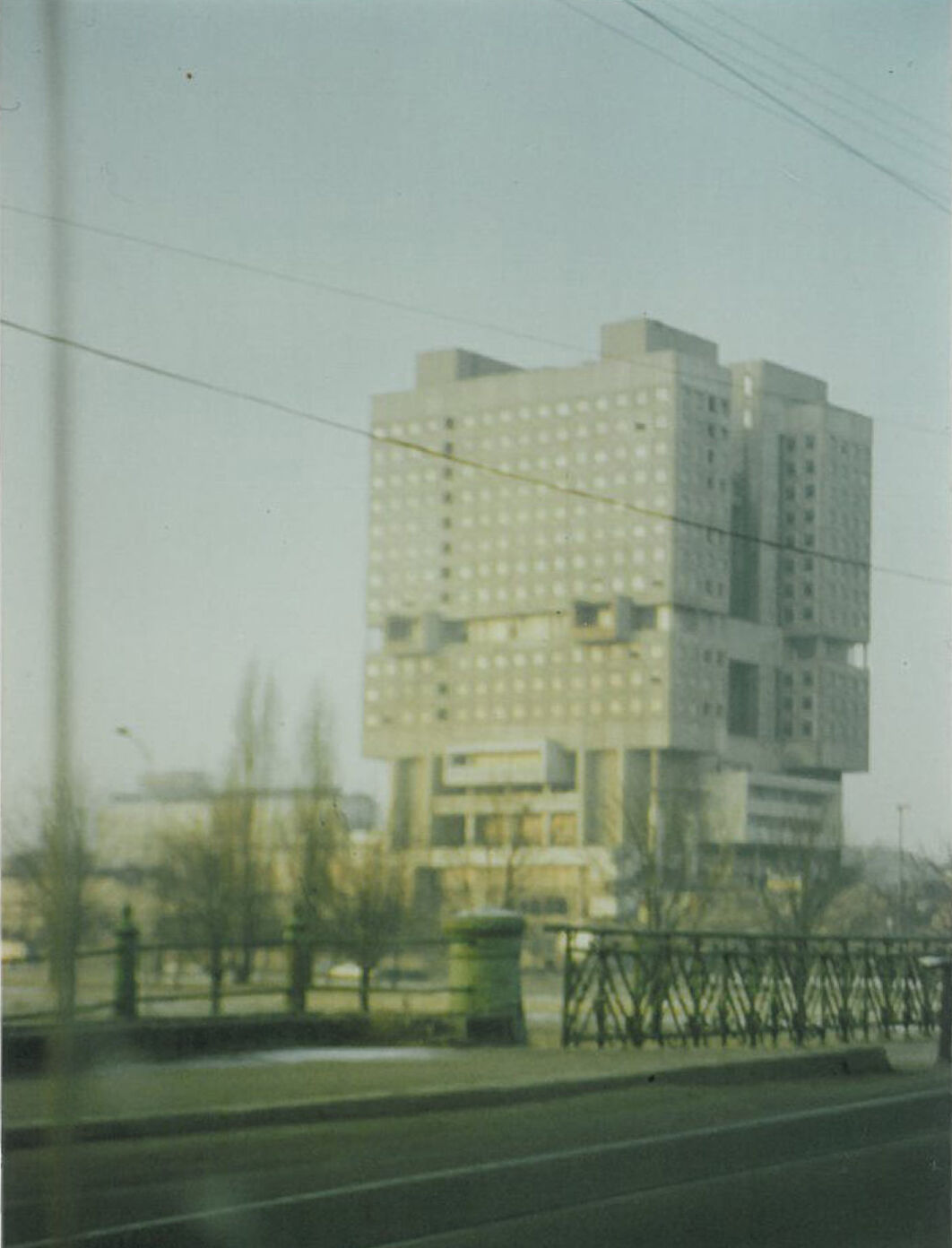 The House of the Soviets, built in the 1970s on the site of the Königsberg Palace, was already empty in the 1990s. The statics were no longer stable enough because the ruins were blown up.