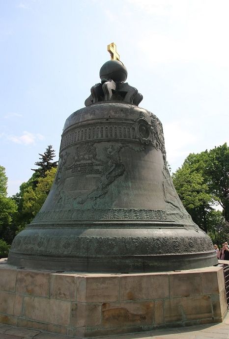 Die über 200 Tonnen schwere Glocke aus dem 18. Jahrhundert sehen Sie bei jeder Kreml Besichtigung in Moskau. 