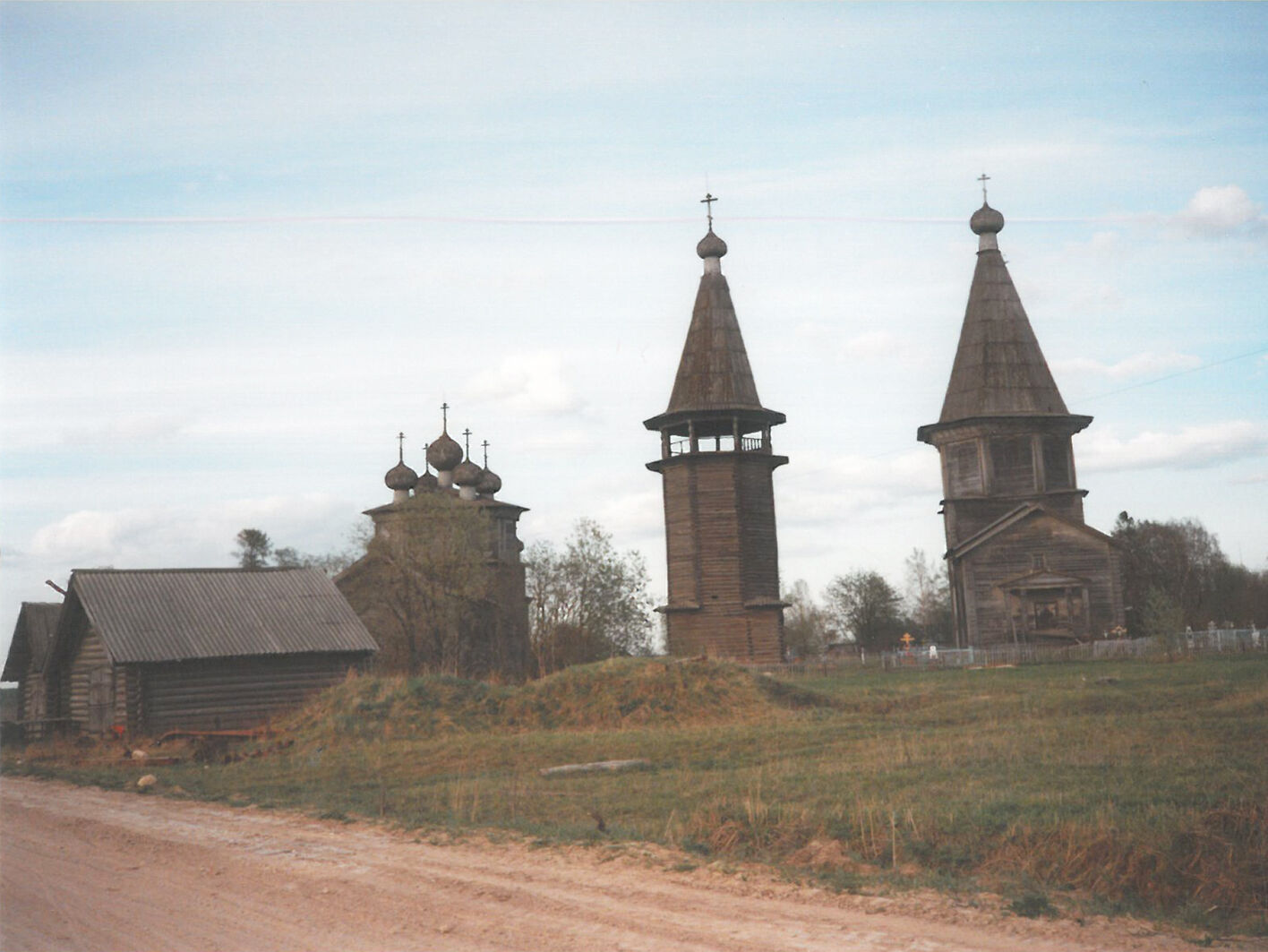 <br />
In the first half of the 1990s, and with the fall of the Soviet Union, museums were not an important issue and were not well maintained.