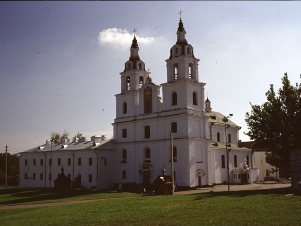 Die Kathedrale vom Heiligen Geist ist die wichtigste russisch-orthodoxe Kirche in der weißrussischen Hauptstadt. Hier ein Bild aus den 1990er Jahren.