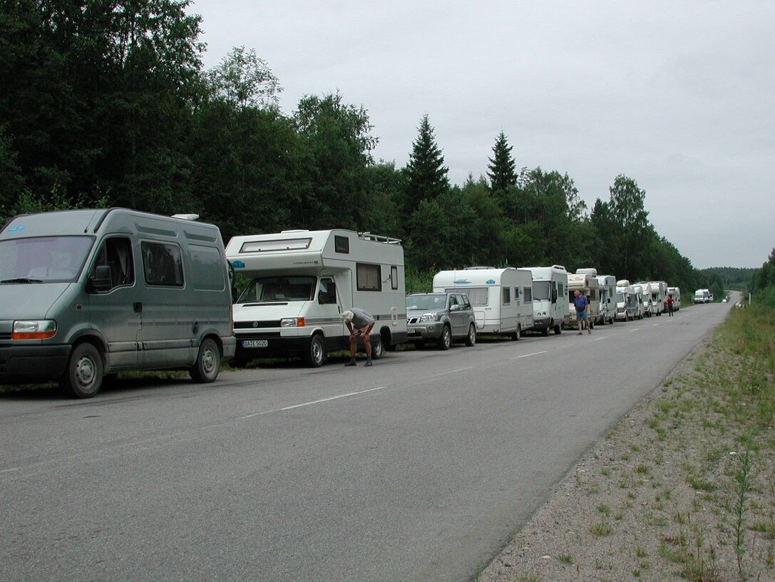 Various reasons such as poor infrastructure, poor map material and a lack of signage. In the past, most of the participants followed the local tour guide,