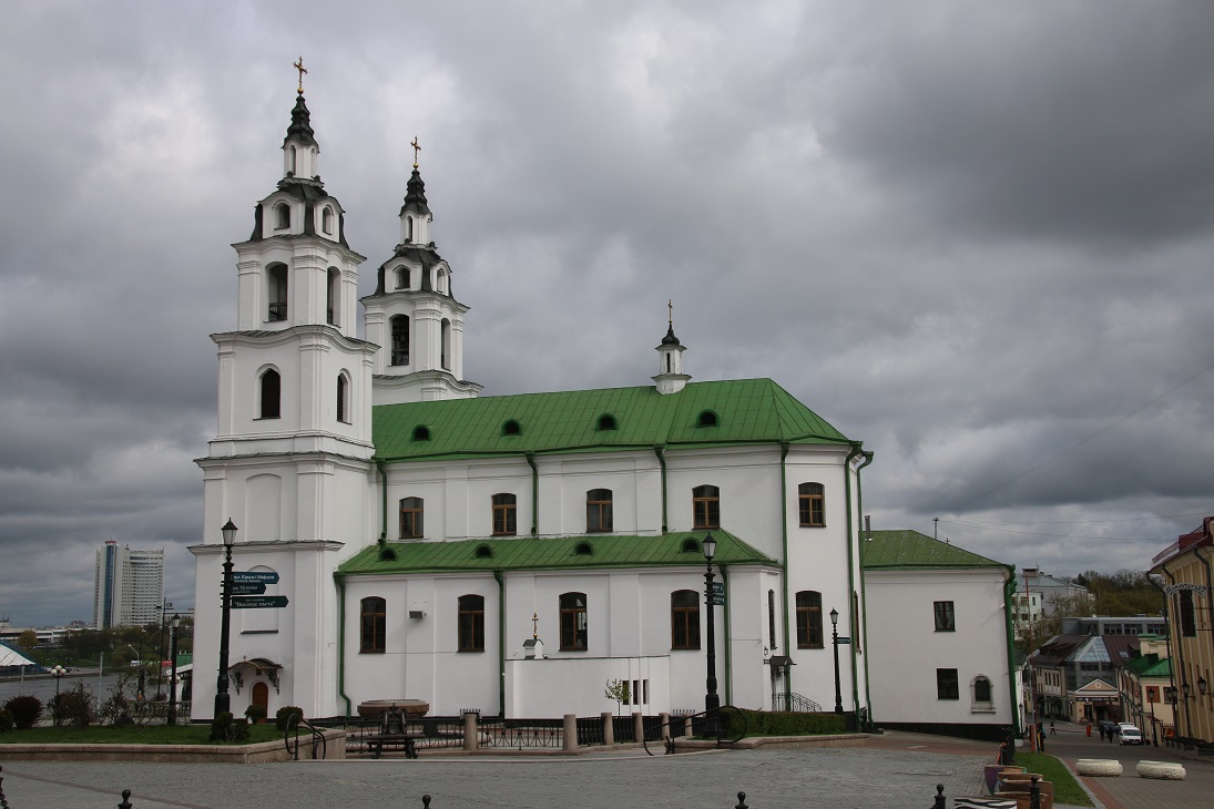 Die in einfachem Barock gehaltene Kirche geht auf das 17. Jahrhundert zurück und war einst Teil eines Zisterzienser Klosters. 