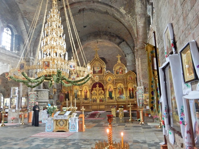 In den letzten 25 Jahren wurden viele Gotteshäuser wieder aufgebaut und auch renoviert. Hier die Kirche im Jahr 2019.