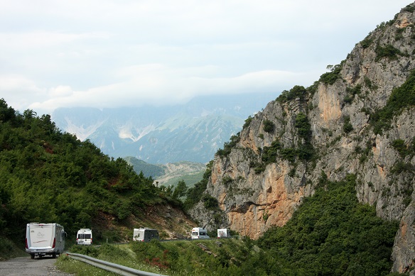 Durch die Schluchten des Balkan mit Mir Tours